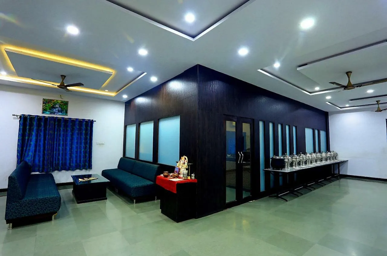 Hotel White Tulip-5 Mins From Airport With Swimming Pool Udaipur