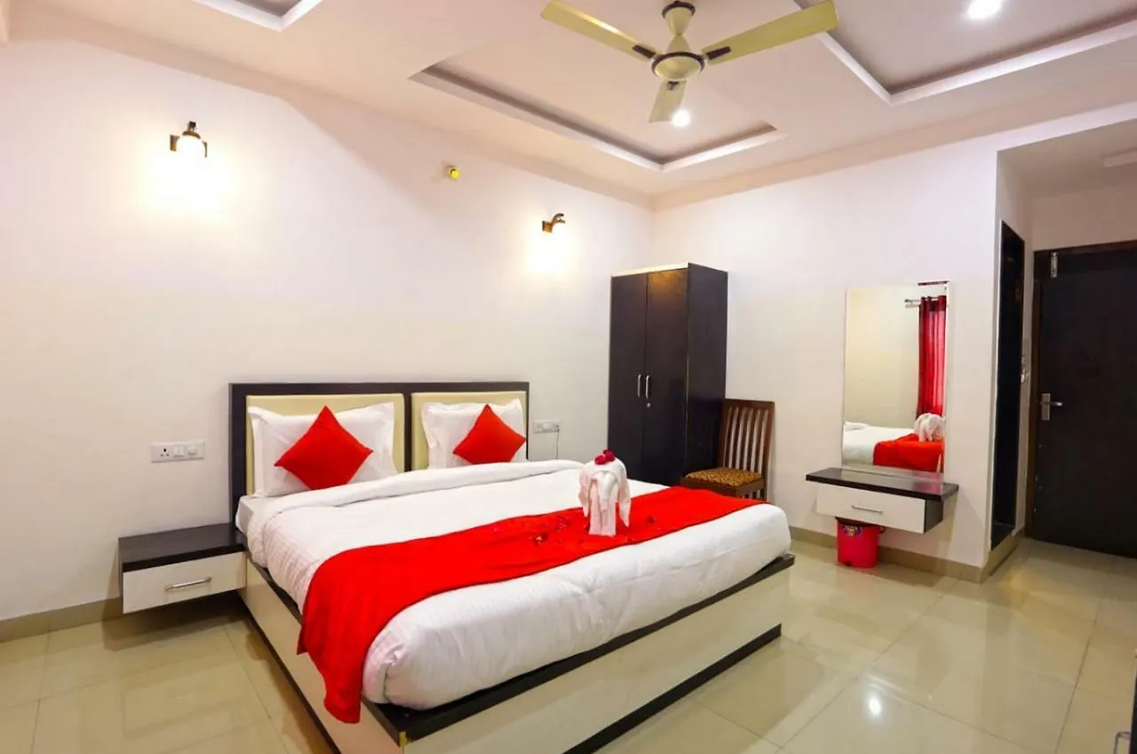 Hotel White Tulip-5 Mins From Airport With Swimming Pool Udaipur