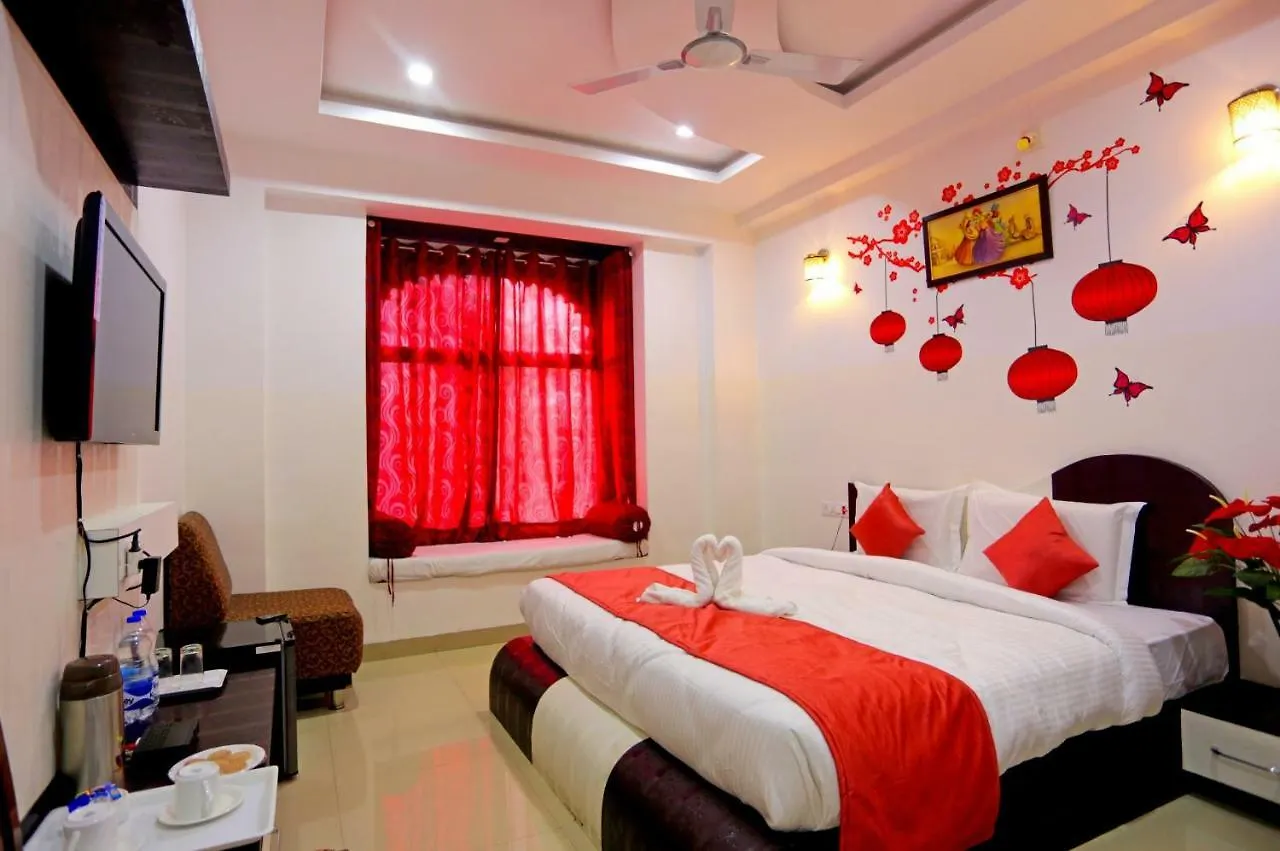 Hotel White Tulip-5 Mins From Airport With Swimming Pool Udaipur