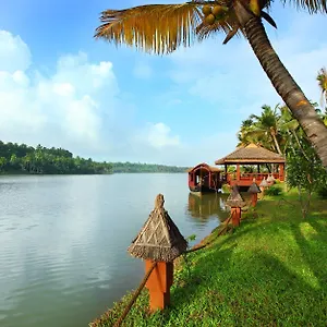 **** Resort Fragrant Nature Backwater & Ayurveda India